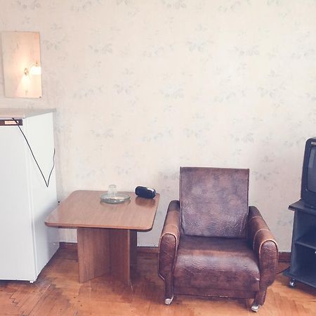 Zhovtneviy Hotel Dnipro Dış mekan fotoğraf