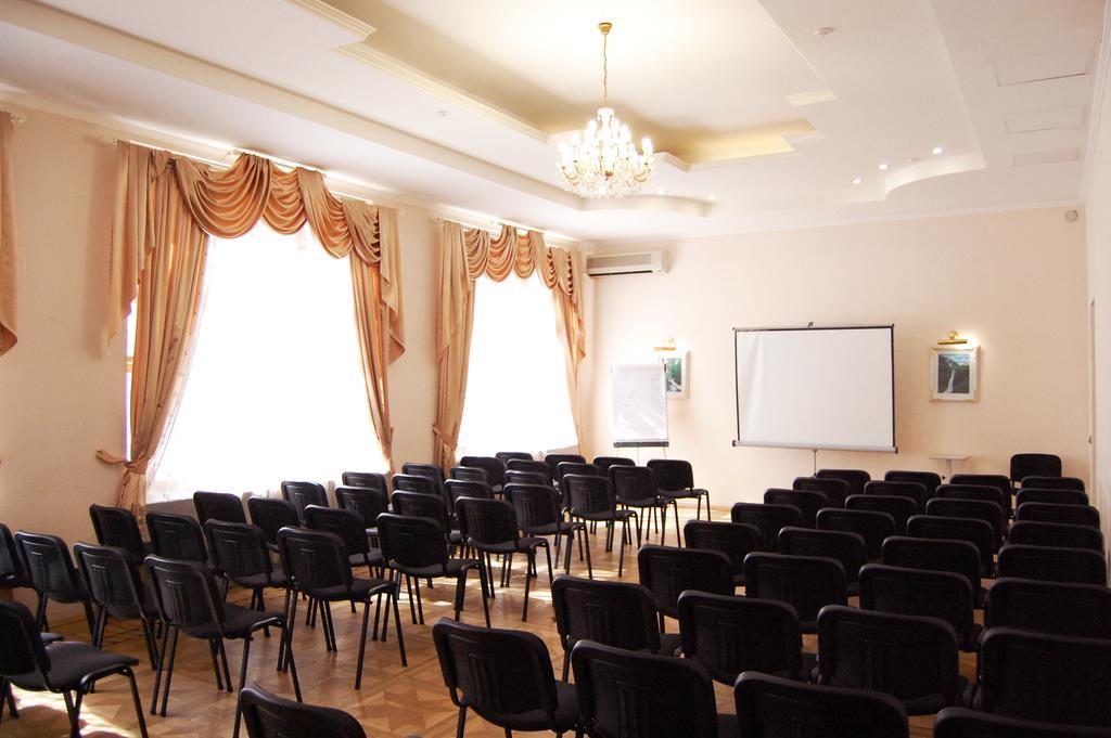 Zhovtneviy Hotel Dnipro Dış mekan fotoğraf