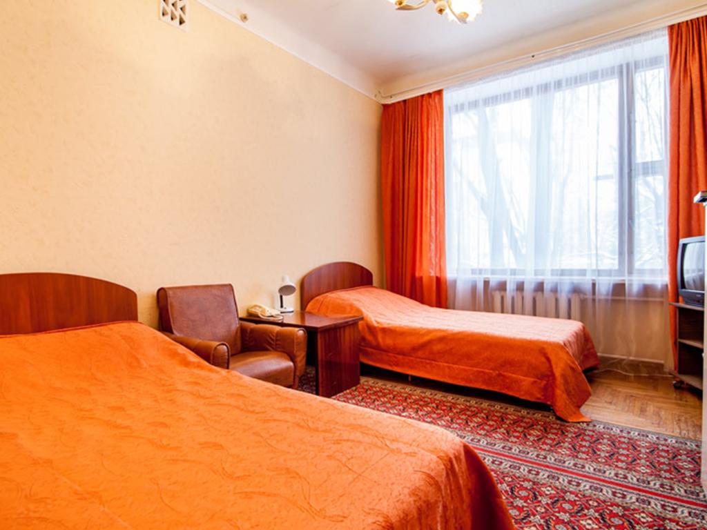 Zhovtneviy Hotel Dnipro Dış mekan fotoğraf
