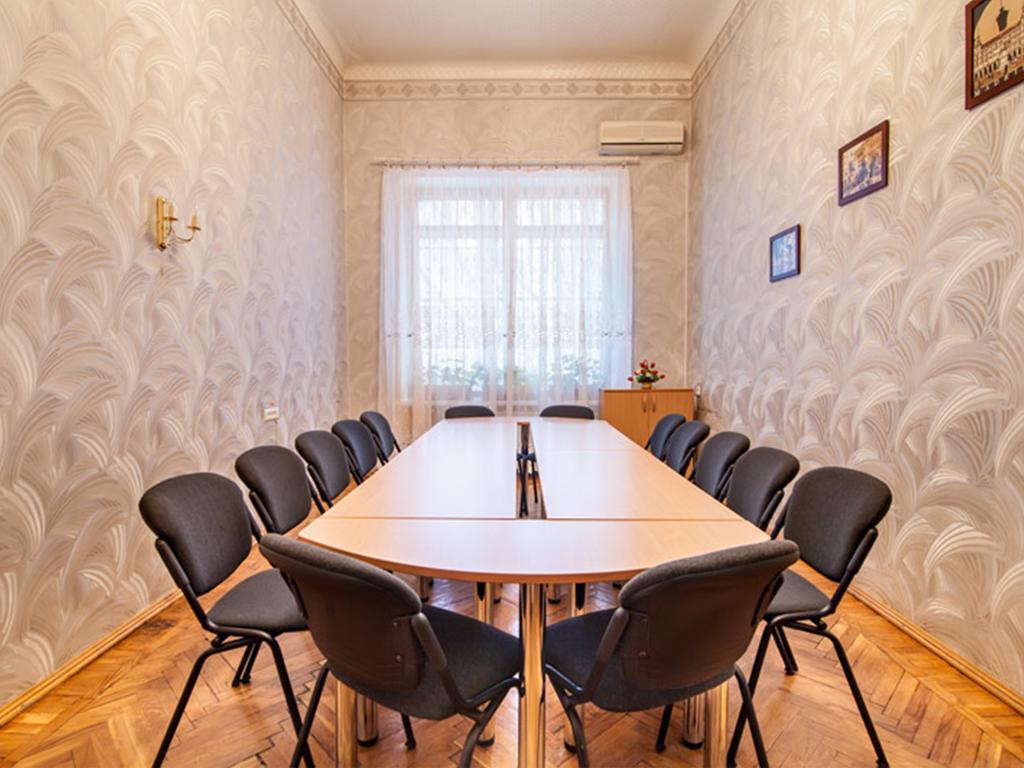 Zhovtneviy Hotel Dnipro Dış mekan fotoğraf