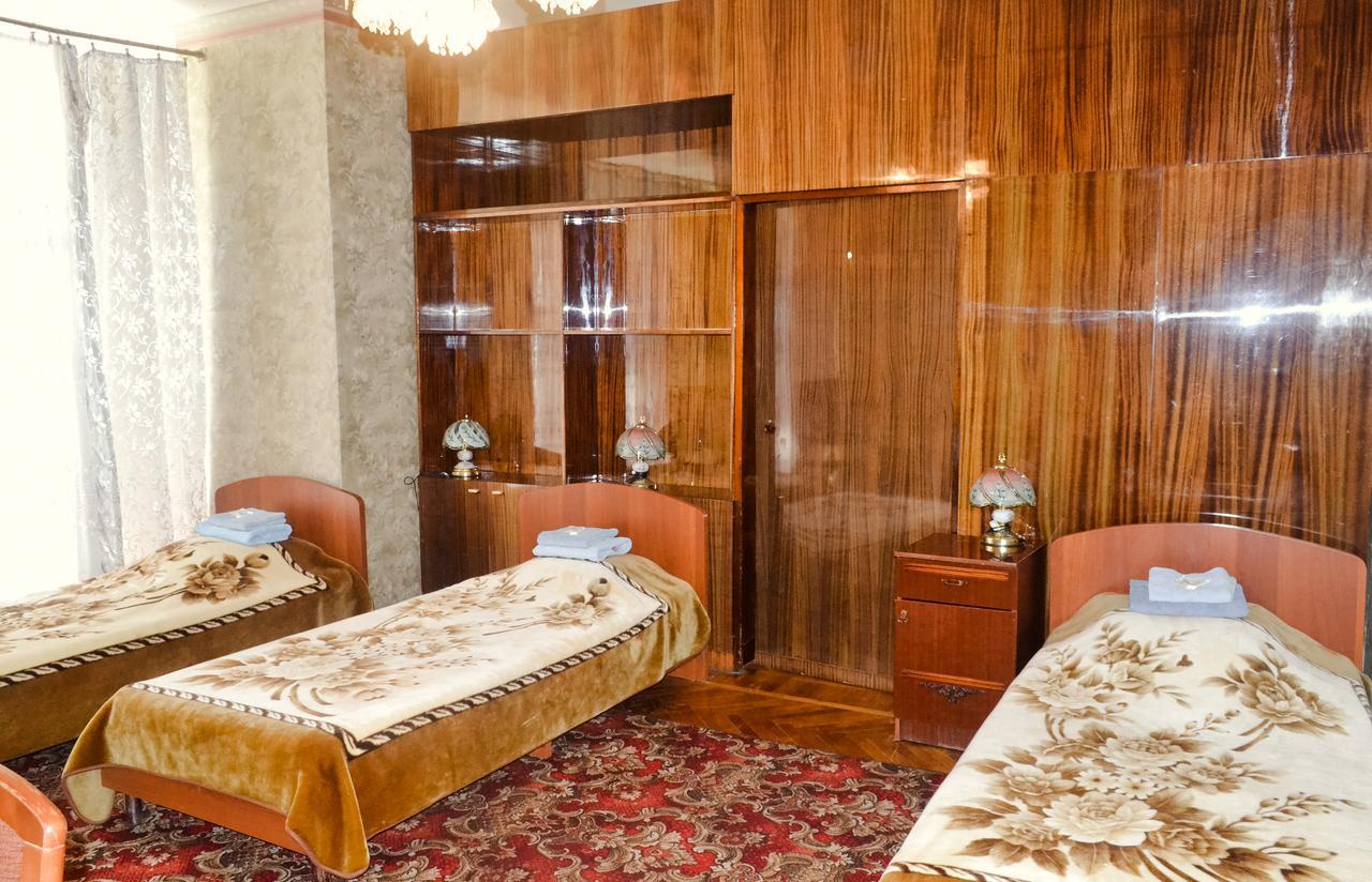 Zhovtneviy Hotel Dnipro Dış mekan fotoğraf