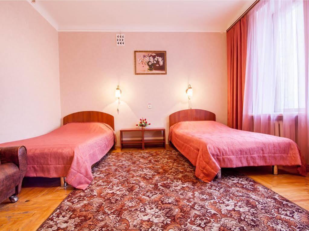 Zhovtneviy Hotel Dnipro Dış mekan fotoğraf