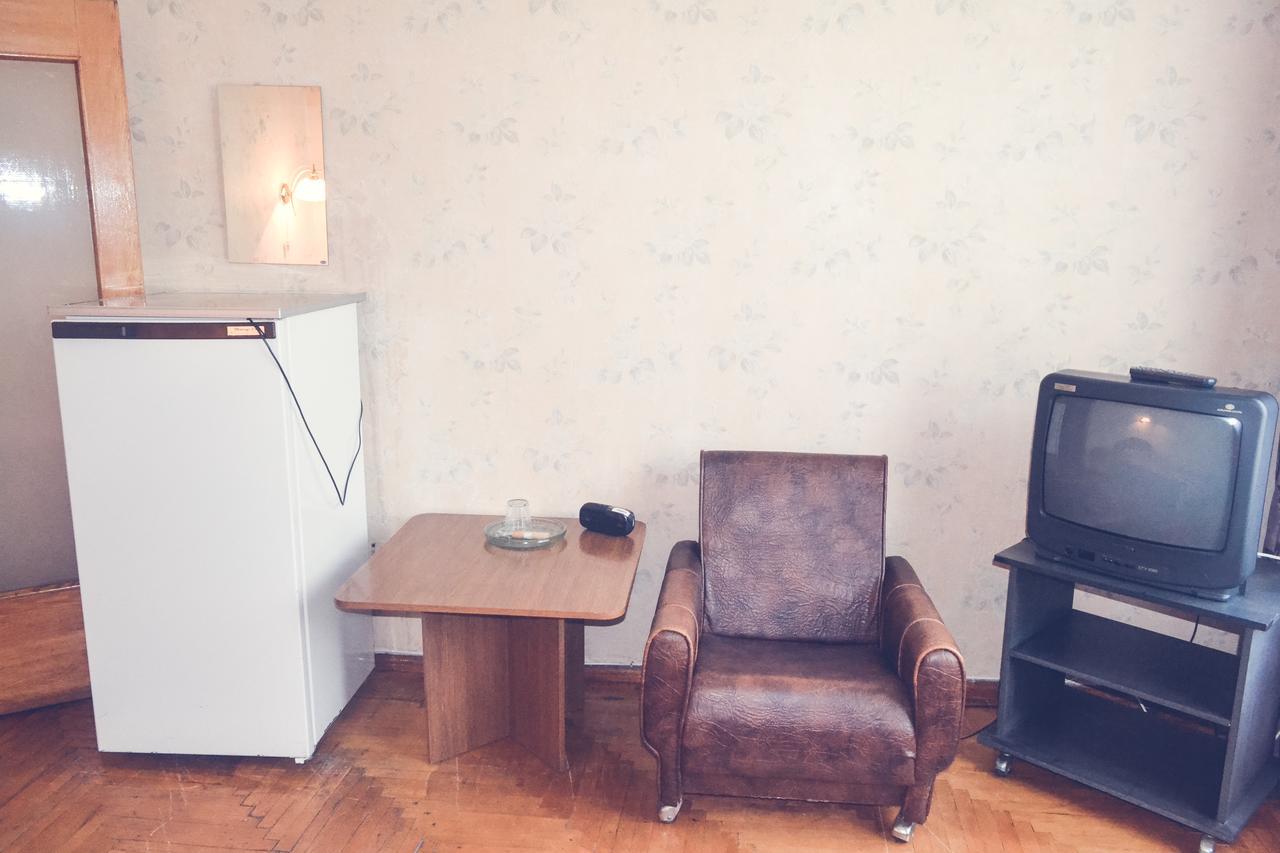 Zhovtneviy Hotel Dnipro Dış mekan fotoğraf