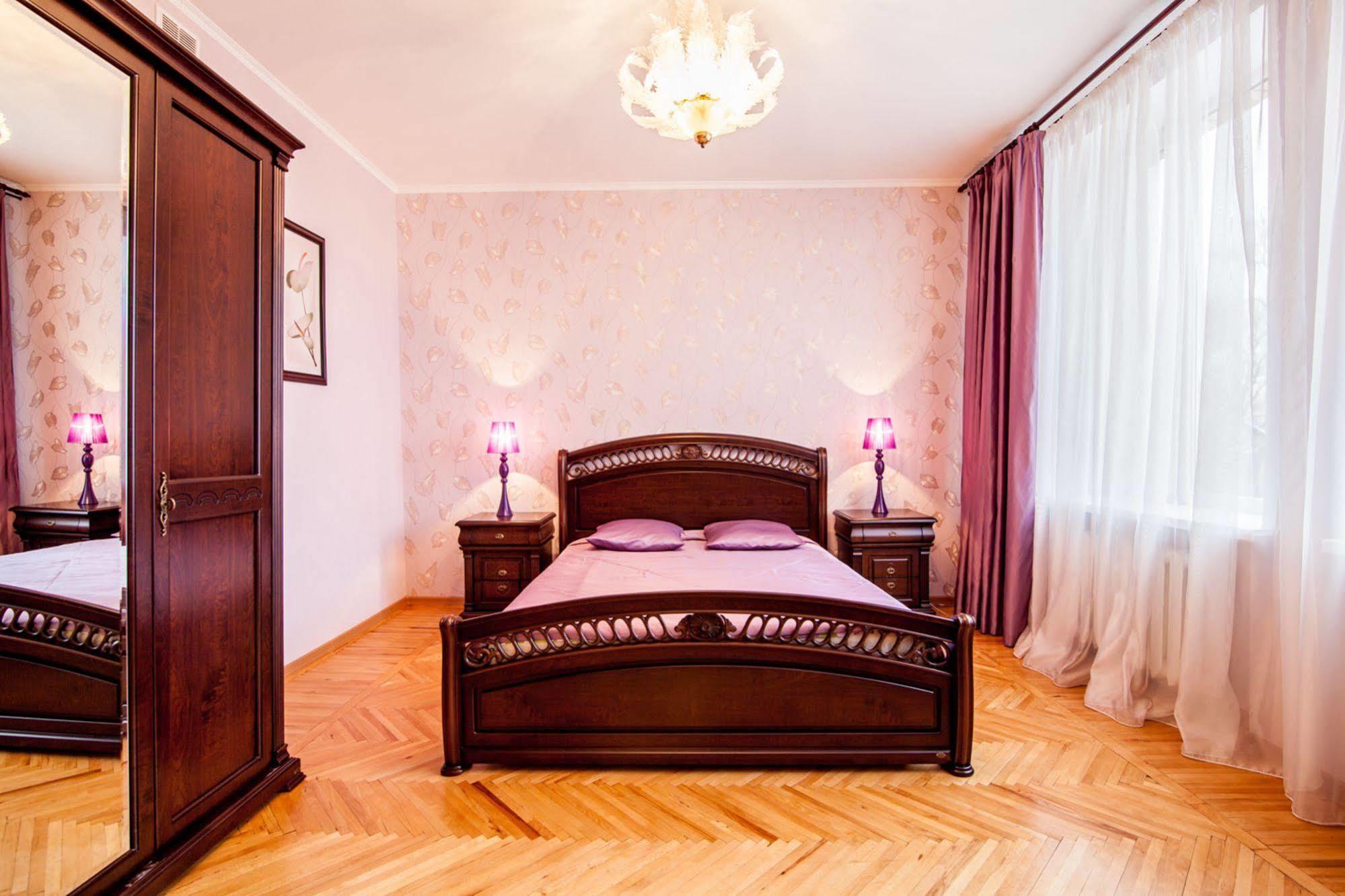 Zhovtneviy Hotel Dnipro Dış mekan fotoğraf