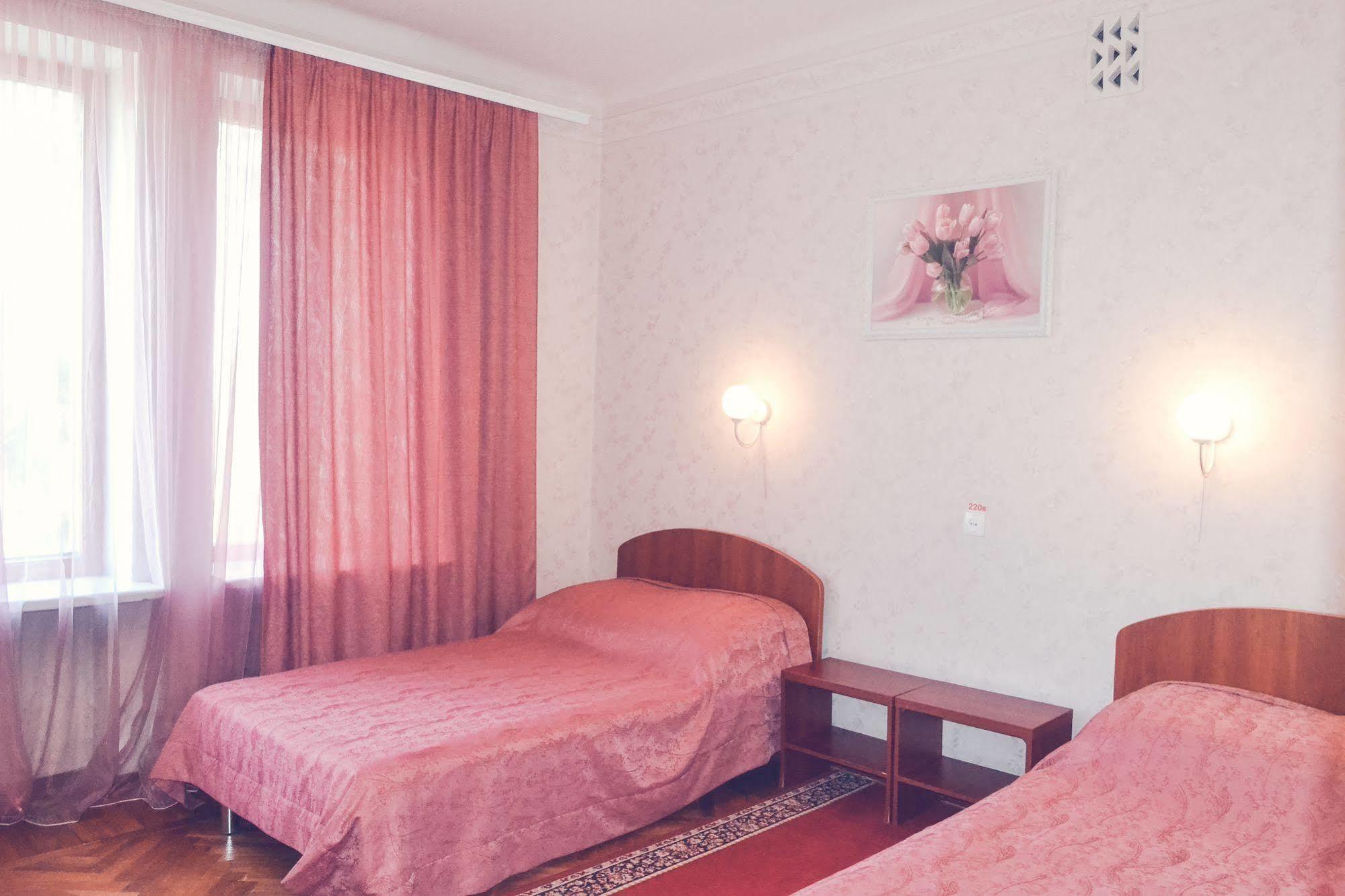 Zhovtneviy Hotel Dnipro Dış mekan fotoğraf